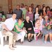 Imagen del cumplea�os de do�a �ngela Alay�n, vecina centenaria del n�cleo de Cabo Blanco. Mayo 2012