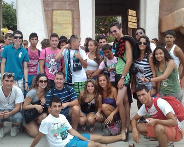 Jóvenes en la visita juvenil al Siam Park.
