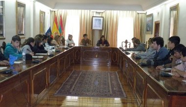 Imagen del Pleno juvenil con estudiantes de los Institutos de Ense�anza Secundaria de Los Cristianos e Ichasagua, en el marco del proyecto 'Conoce tu municipio'. Enero 2012