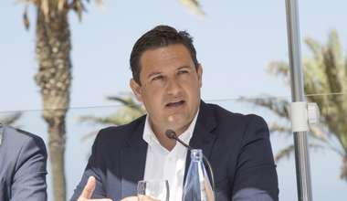 Alcalde, D. José Julián Mena