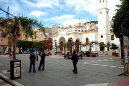 Plaza de la iglesia de�Los Cristianos,�uno de los lugares que se beneficiar� de este Plan de Infraestructura y Calidad Tur�stica (feb 06)