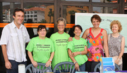 Imagen de la concejal de Servicios Sociales del Ayuntamiento de Arona, Clara Mar�a P�rez, en la mesa informativa organizada con motivo de la conmemoraci�n del D�a Mundial sin Drogas. Junio 2012